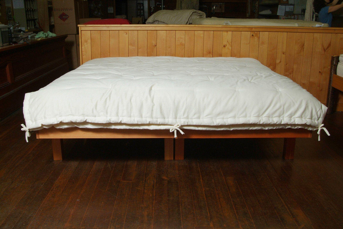 Holy Lamb Organics All-Season Wool Comforter - VitaHeals.com