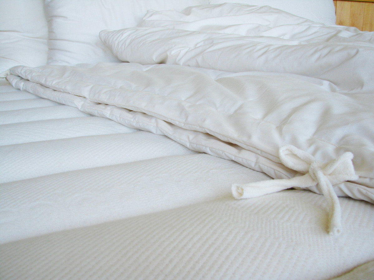 Holy Lamb Organics All-Season Wool Comforter - VitaHeals.com