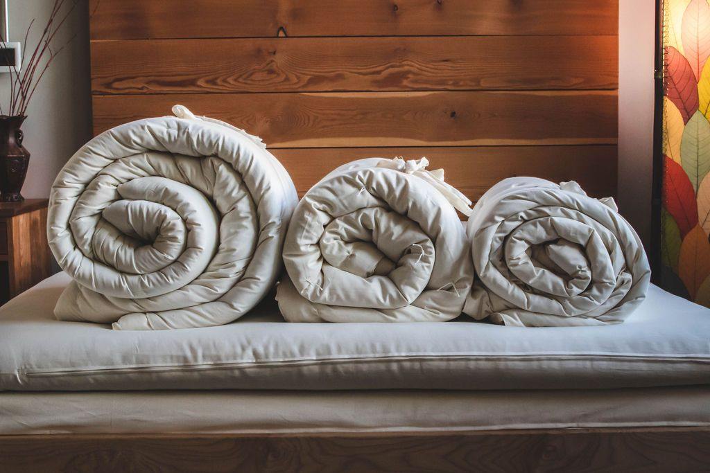 Holy Lamb Organics 100% Organic Wool Comforter - VitaHeals.com