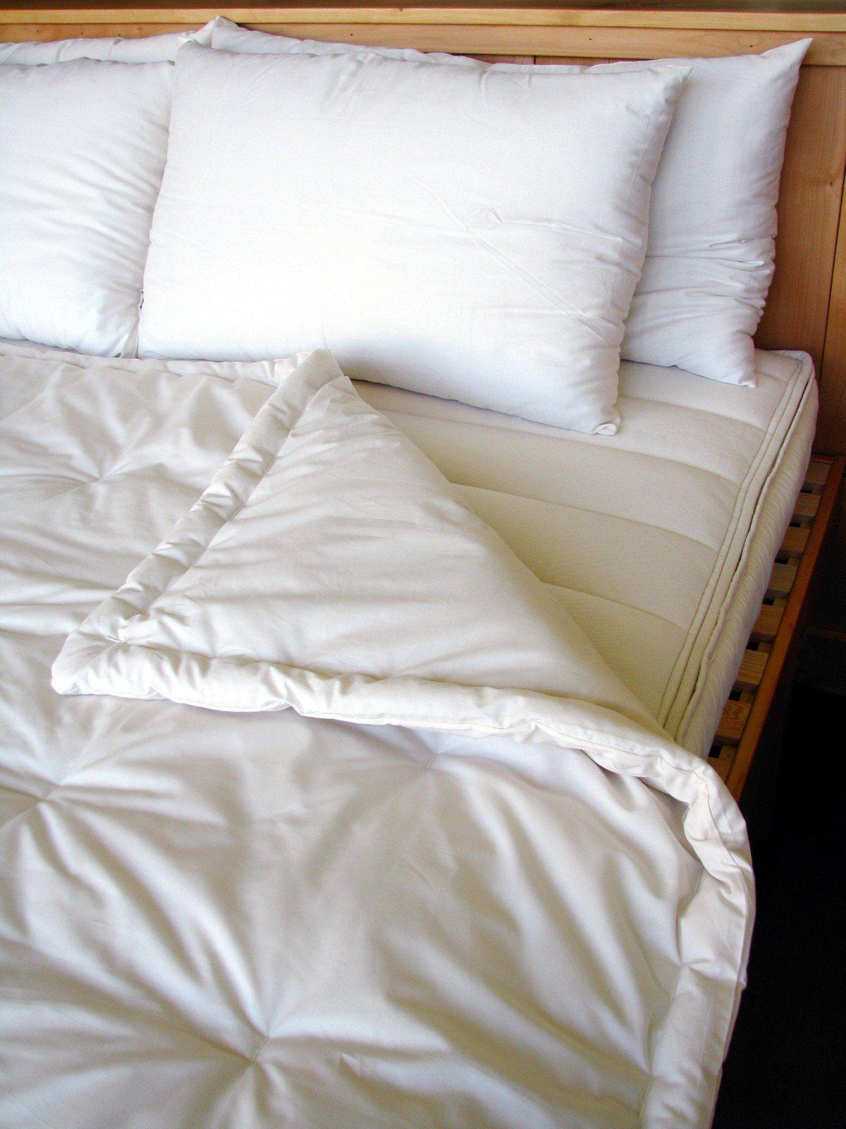 Holy Lamb Organics Dual-Weight Wool Comforter - VitaHeals.com