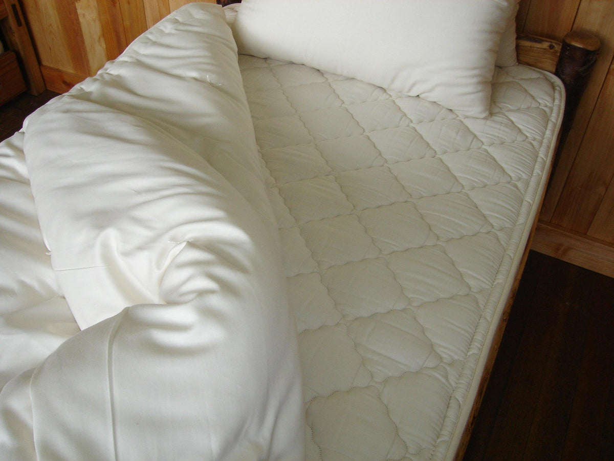 Holy Lamb Organics 100% Organic Wool Comforter - VitaHeals.com