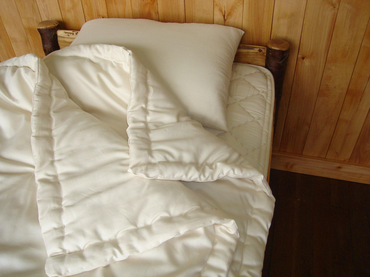 Holy Lamb Organics 100% Organic Wool Comforter - VitaHeals.com